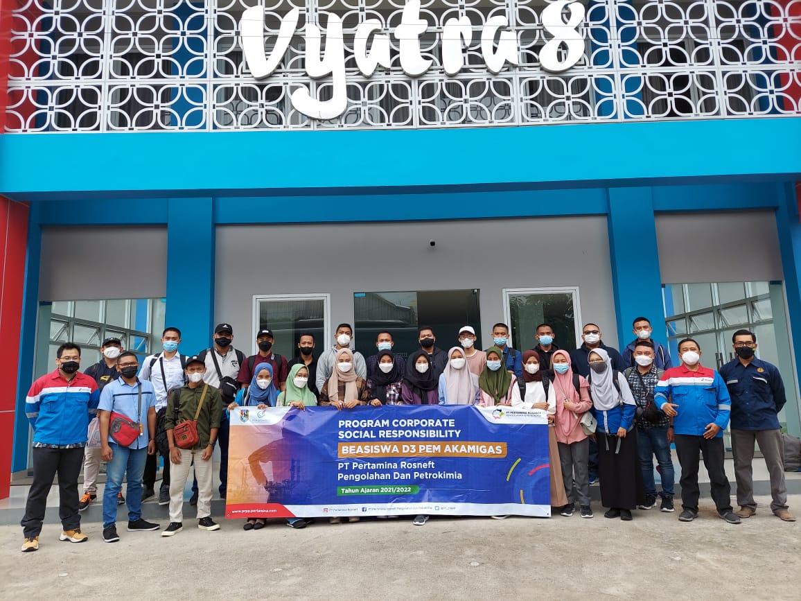 Gelombang Mahasiswa Baru Memasuki Asrama Vyatra PEM Akamigas