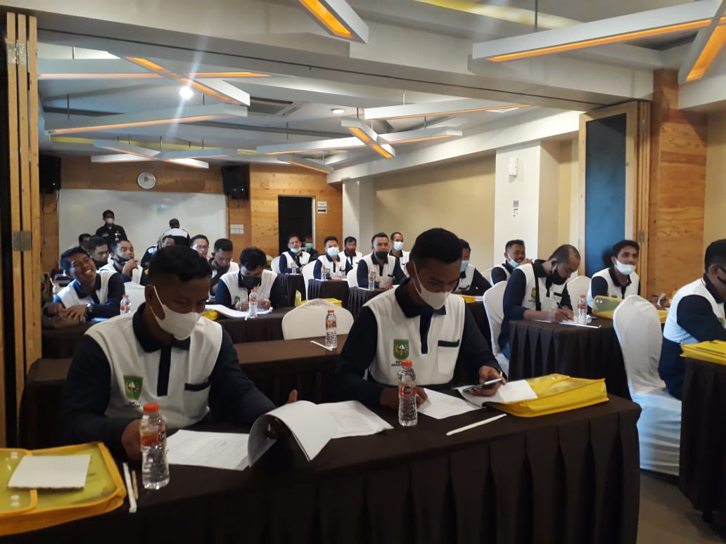 TENAGA TEKNIK YANG BEKERJA DI DUNIA KETENGALISTRIKAN MELAKUKAN UJI KOMPETENSI BERSAMA PPSDM KEBTKE