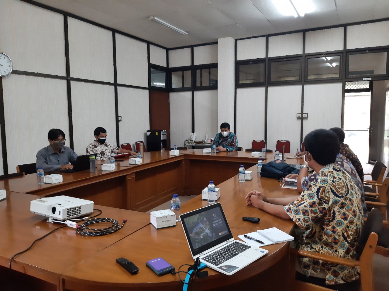Sinergitas Perguruan Tinggi Melalui MBKM antara PEM Akamigas dan UGM