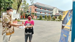 PPSDM Migas Bagikan 1.301 Takjil untuk Kaum Dhuafa, Pondok Pesantren dan Panti Asuhan