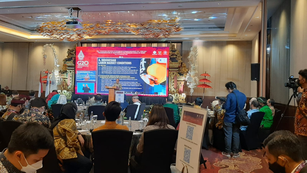 Perwakilan PPSDM KEBTKE  Hadiri The 1st International Conference On Manpower And Sustainable Development (IMSIDE)