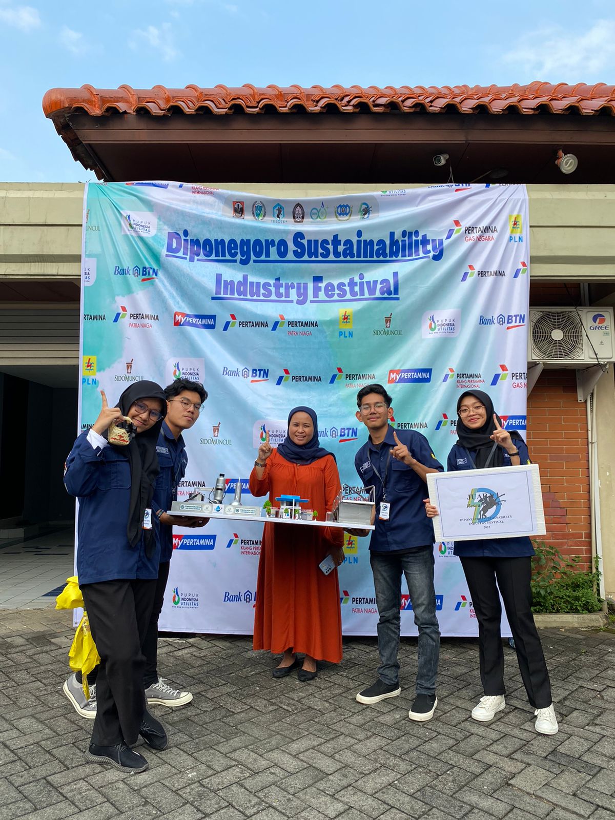 Tim Azure PEM Akamigas Raih Juara 1 dengan Tempurung Kelapa
