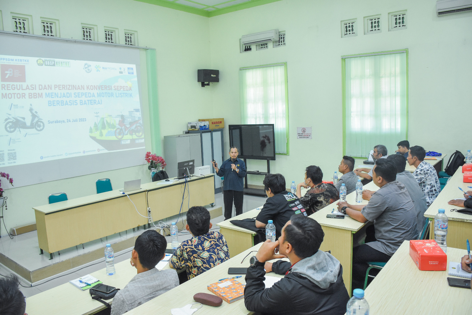 Pelatihan Teknis Konversi Sepeda Motor BBM Menjadi Sepeda Motor Listrik Angkatan-3 di Surabaya