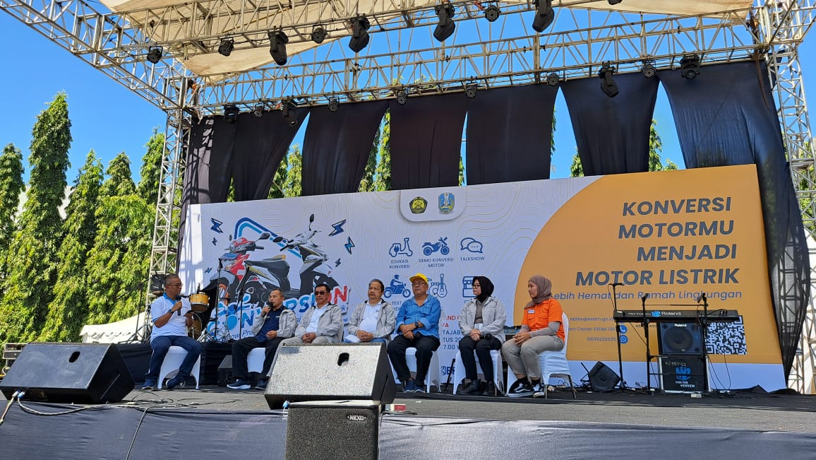 PPSDM KEBTKE Ikuti Roadshow Program Konversi Motor Listrik Di Surabaya