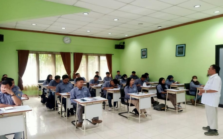 PPSDM Migas Asah Pemahaman K3 untuk Mahasiswa STT Migas Cilacap