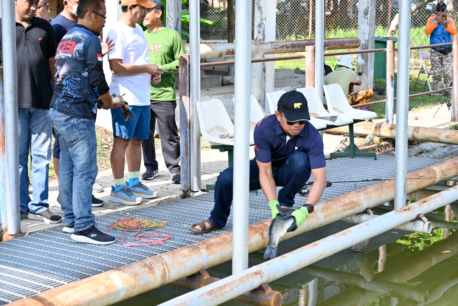 Mancing Bersama dalam Rangka HUT Ke-58, PPSDM Migas Wujudkan Kebersamaan Antar Pegawai