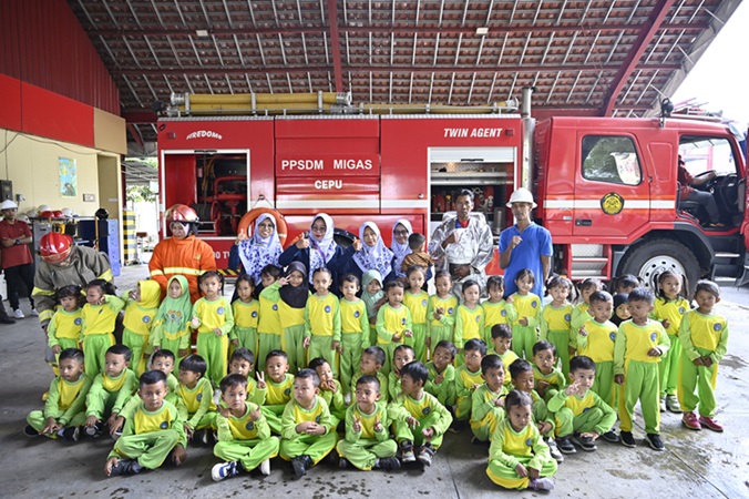 Ratusan Siswa TK Blora Kenali Lebih Dekat Unit Pemadam Kebakaran PPSDM Migas