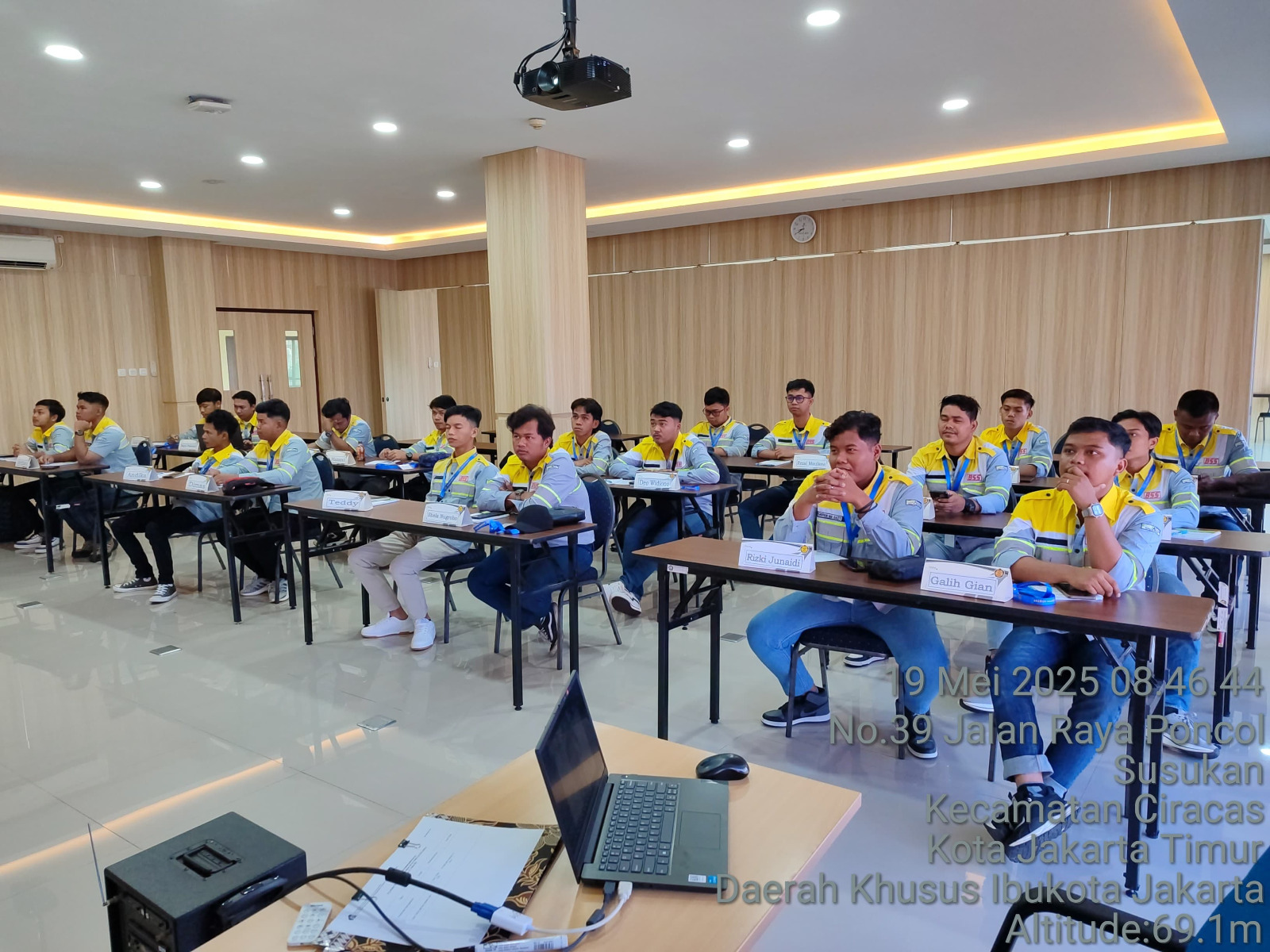 PSDM KEBTKE dan PT Bina Sarana Sukses Selenggarakan Pelatihan Sistem Kelistrikan Hybrid Electric Vehicle Batch 2 Tahun 2025
