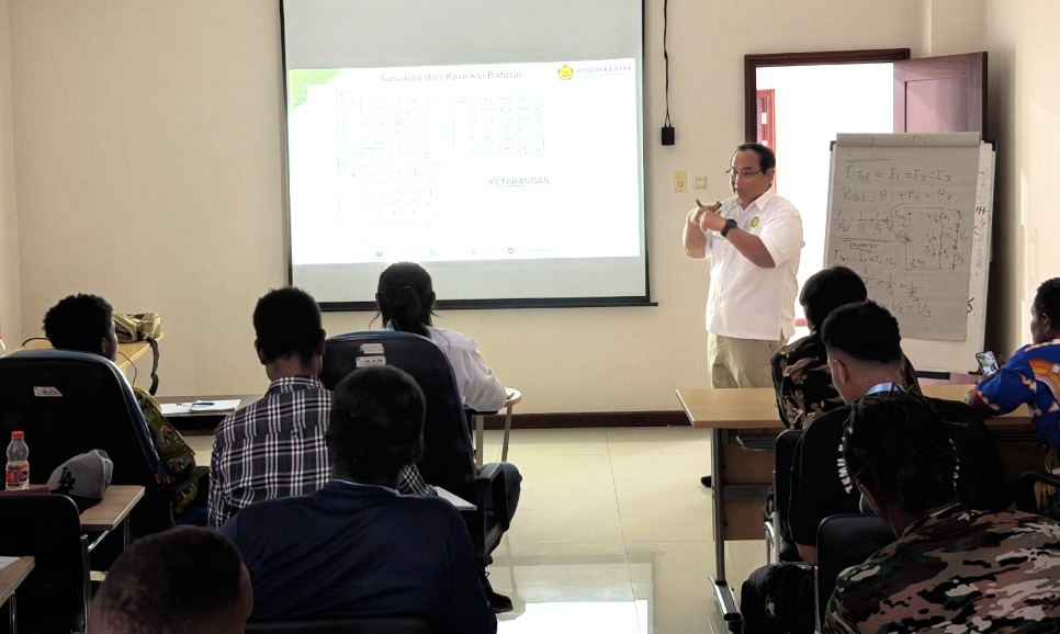 PPSDM KEBTKE Perkuat Transisi Energi: Lahirkan Operator Kompeten Pengoperasian dan Pemeliharaan PLTS Terpusat