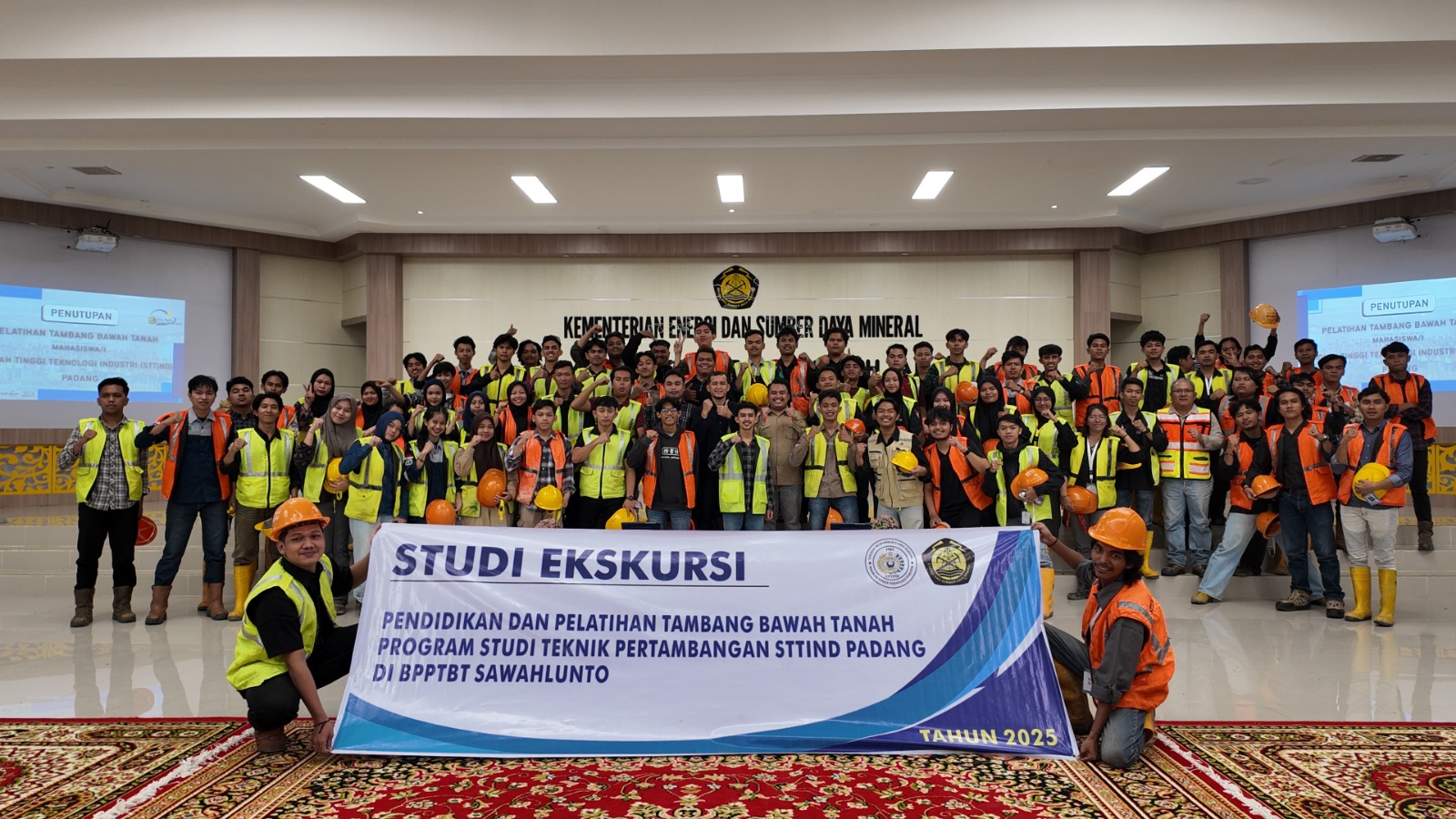 Siapkan Generasi Profesional, BDTBT Selenggarakan Pelatihan  untuk Mahasiswa STTIND Padang