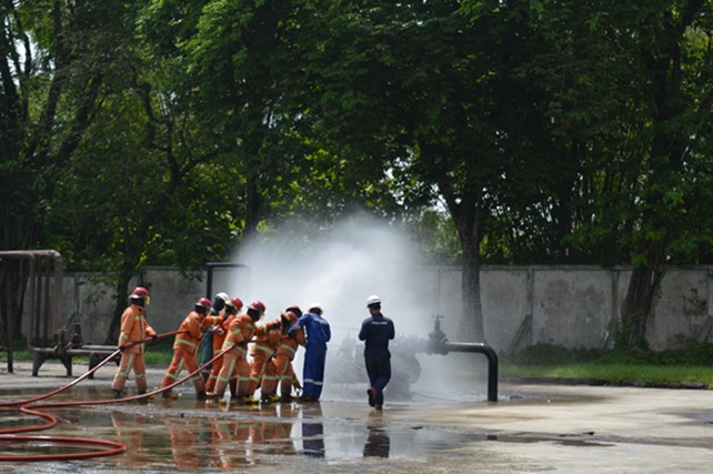 Sinergi PPSDM Migas & Pertamina Patra Niaga RJBT: Perkuat Aspek HSE Lewat Pelatihan Pemadam Kebakaran Intensif