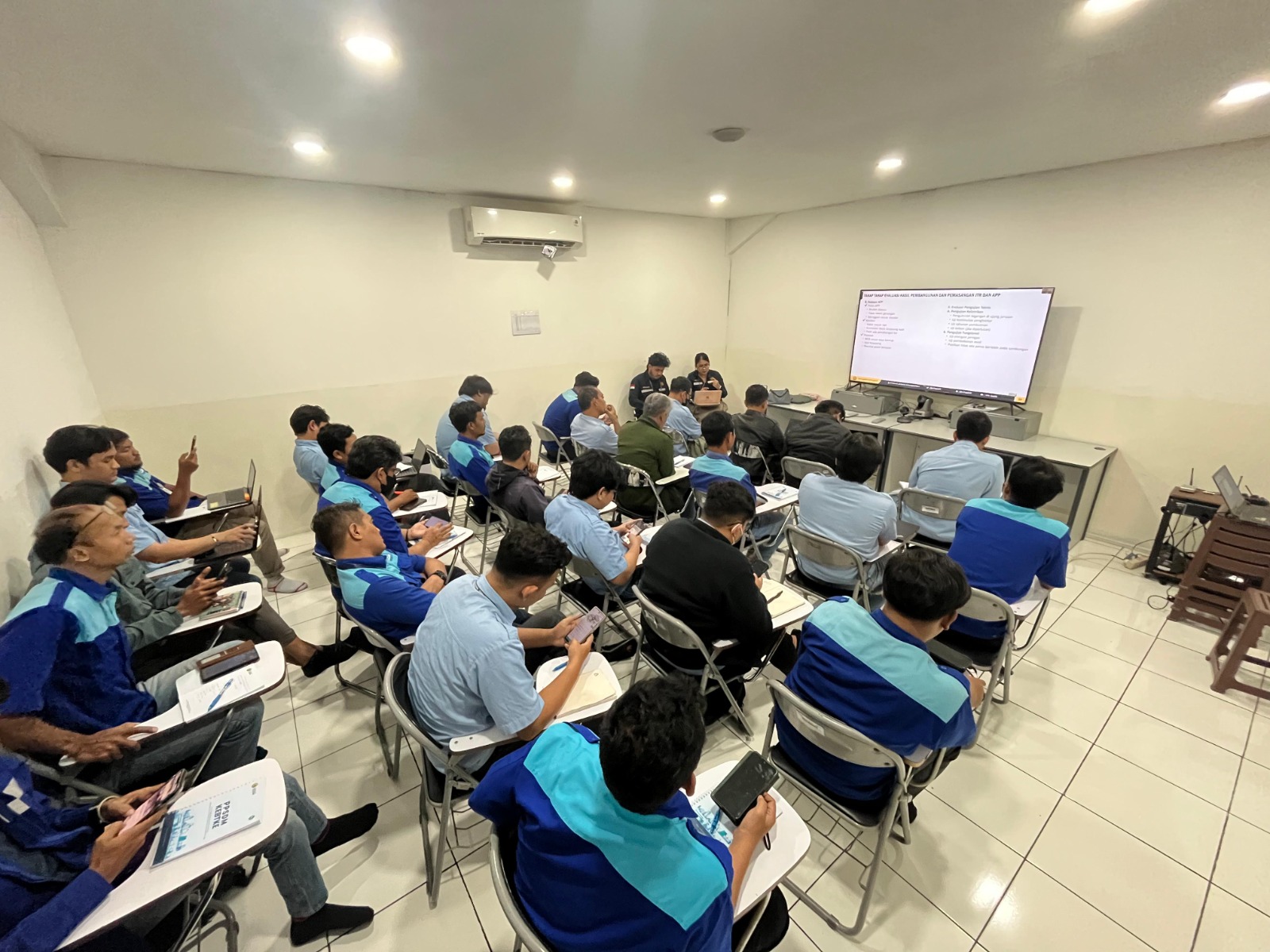 Siapkan Tenaga Ahli Level 5, Puluhan Karyawan PT Adyawinsa Ikuti Pelatihan Teknis dari PPSDM KEBTKE