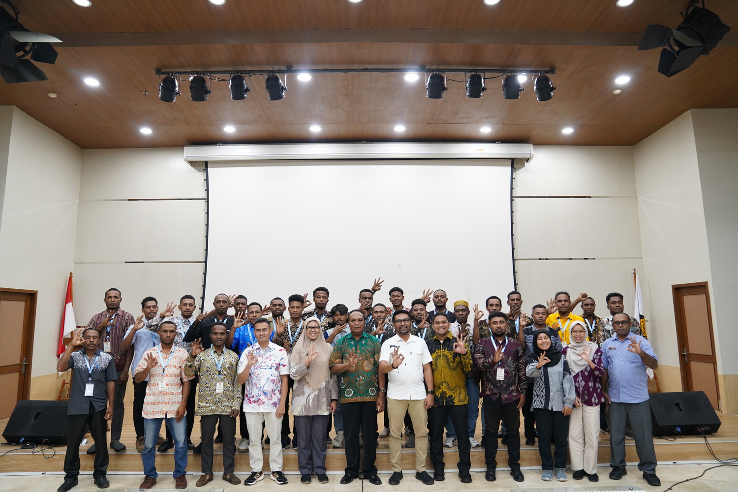 26 Putra Daerah Fakfak Siap Kelola PLTS Terpusat Usai Rampungkan Pelatihan di PPSDM KEBTKE