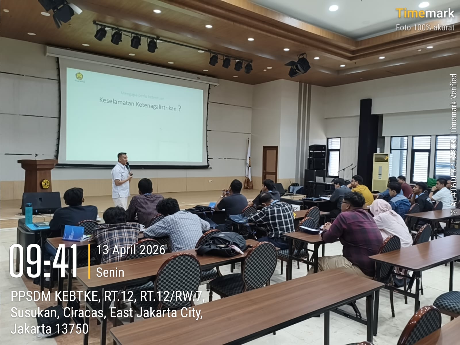 Sinergi PPSDM KEBTKE - Dinas ESDM Jabar Bekali 18 Orang Masyarakat Jabar Kompetensi IPTL