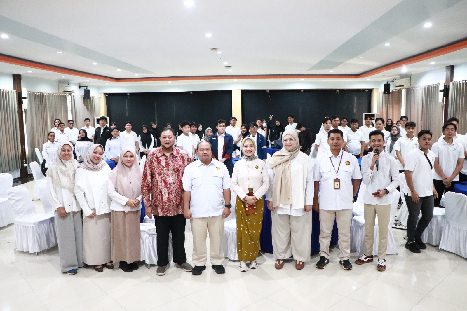 Asah Kepercayaan Diri, Mahasiswa Tingkat Akhir PEM Akamigas Dibekali dengan Kemampuan Komunikasi
