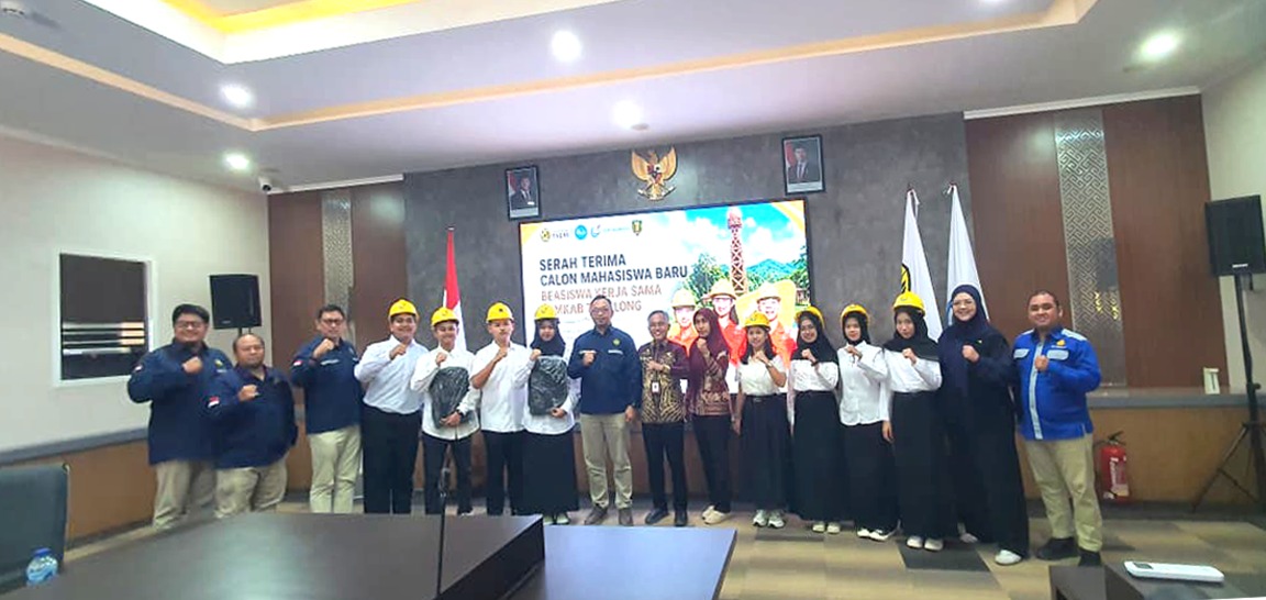 Serah Terima Calon Mahasiswa Baru Program Kerja Sama PEM Akamigas dan Pemkab Tabalong