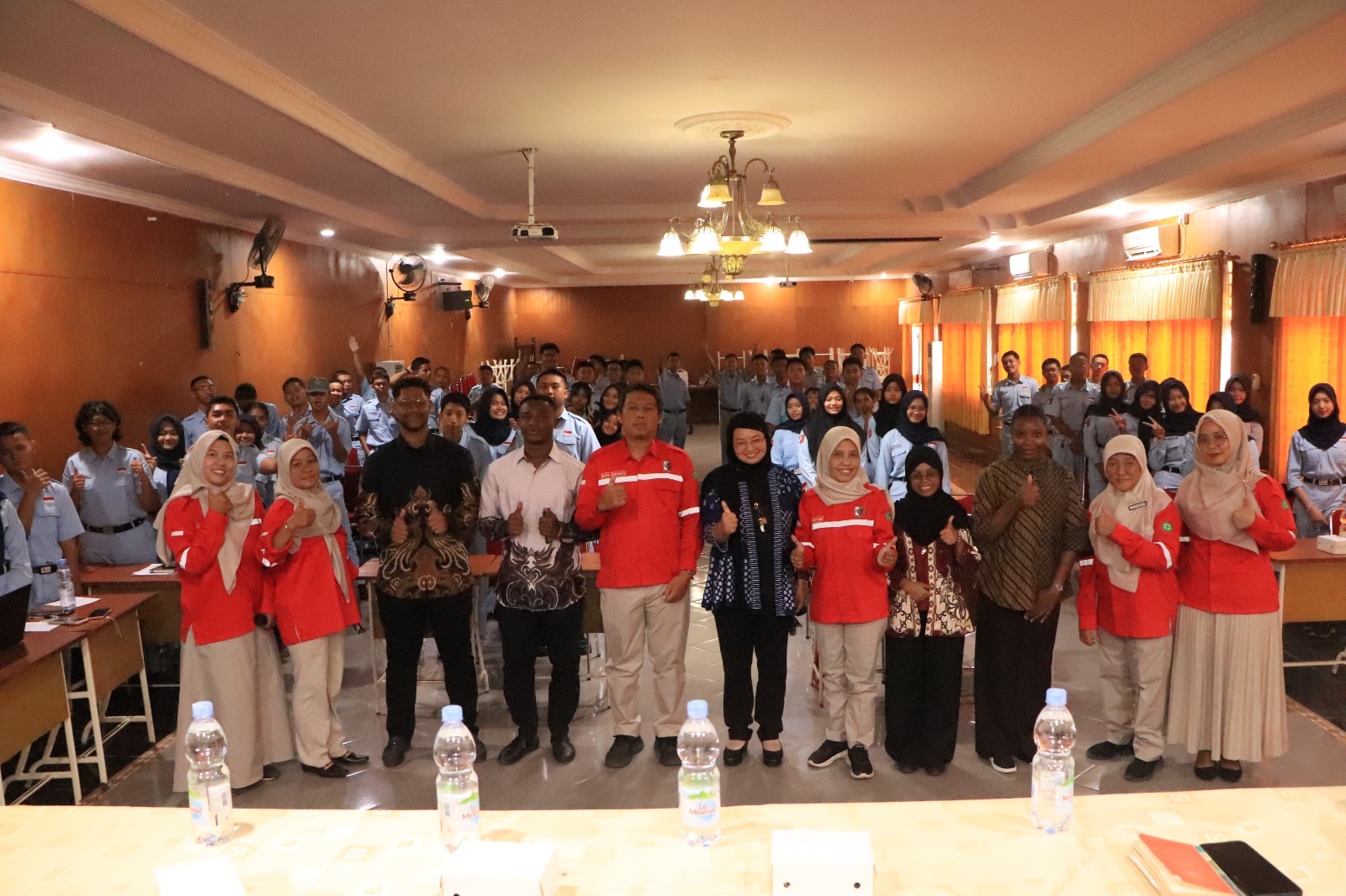 Mahasiswa Internasional TIAS Awardee PEM Akamigas Berbagi Inspirasi di SMK Migas Cepu